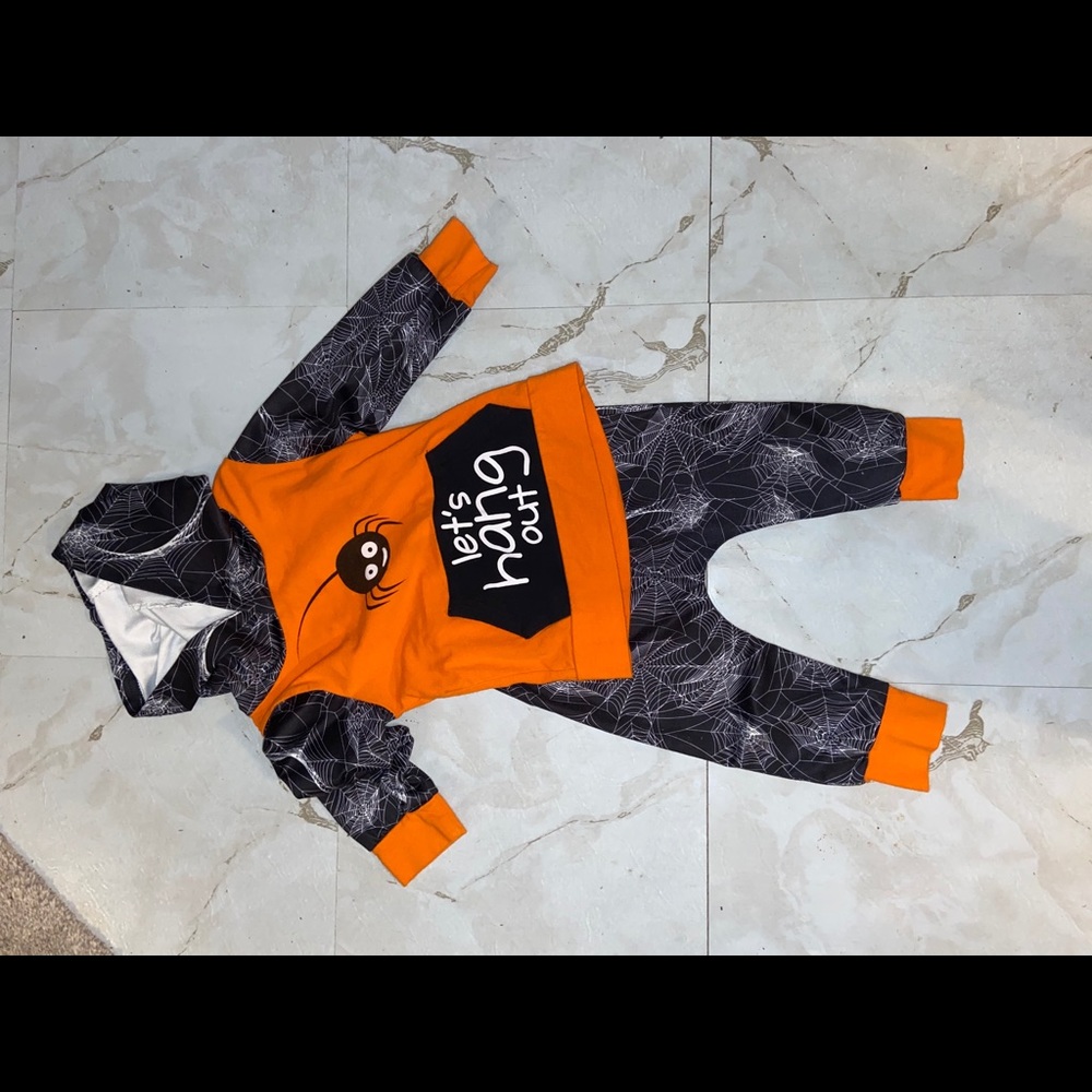 Halloween hoodie w/pants to match size 24 months